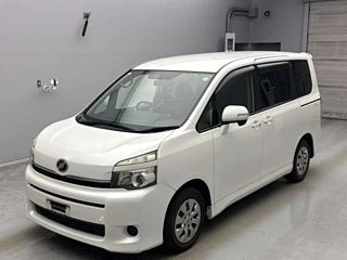 TOYOTA VOXY 2011