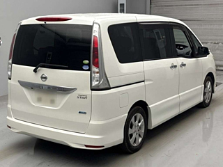 NISSAN SERENA 2011