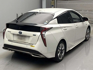 TOYOTA PRIUS 2016