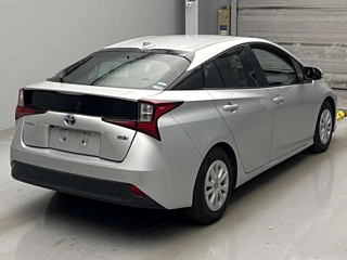 TOYOTA PRIUS 2021