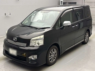 TOYOTA VOXY 2013