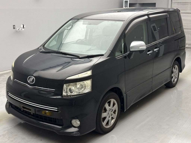 TOYOTA VOXY 2009