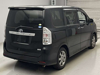 TOYOTA VOXY 2009