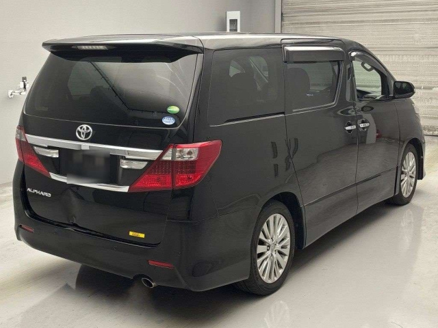 TOYOTA ALPHARD 2013