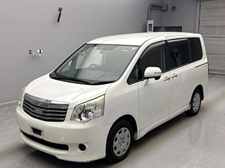 TOYOTA NOAH 2011