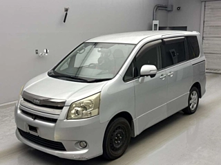 TOYOTA NOAH 2008