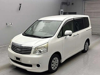 TOYOTA NOAH 2011