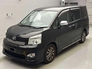 TOYOTA VOXY 2013