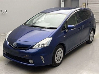TOYOTA PRIUS ALPHA 2013