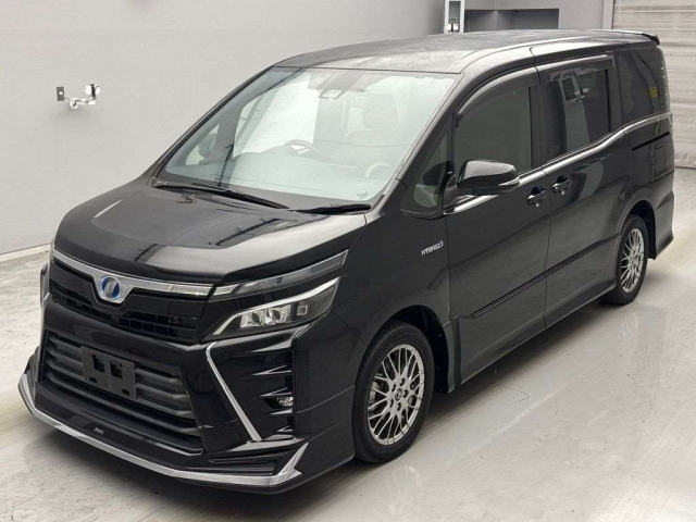 TOYOTA VOXY 2017