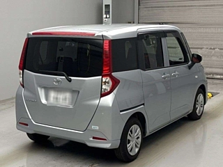 TOYOTA ROOMY 2023