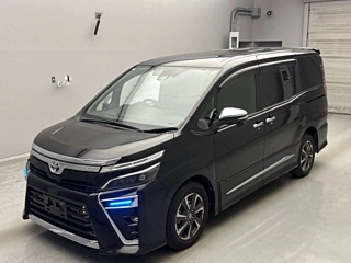 TOYOTA VOXY 2021