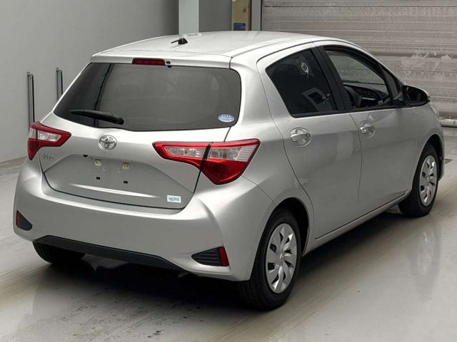 TOYOTA VITZ 2020