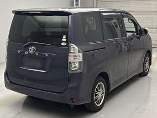 TOYOTA VOXY 2009