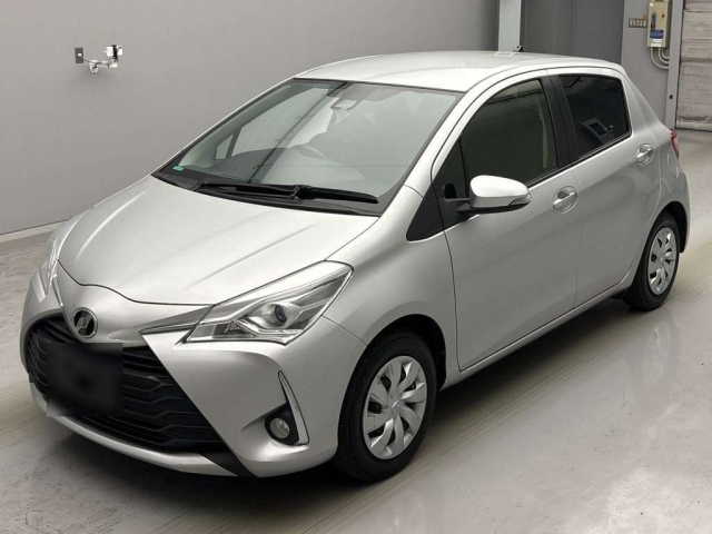 TOYOTA VITZ 2020