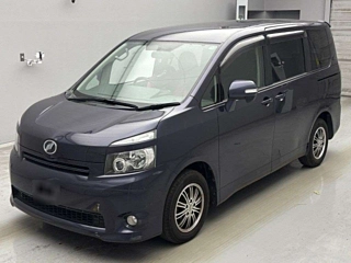 TOYOTA VOXY 2009