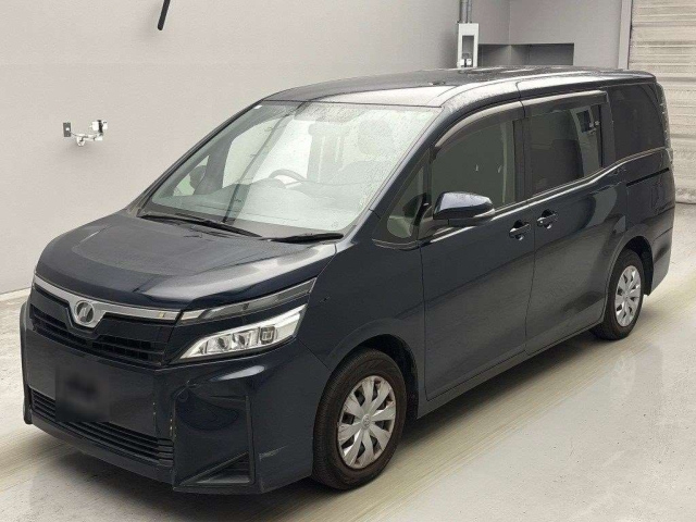 TOYOTA VOXY 2017