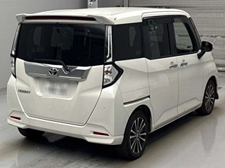 TOYOTA ROOMY 2022