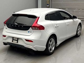VOLVO V40 2014