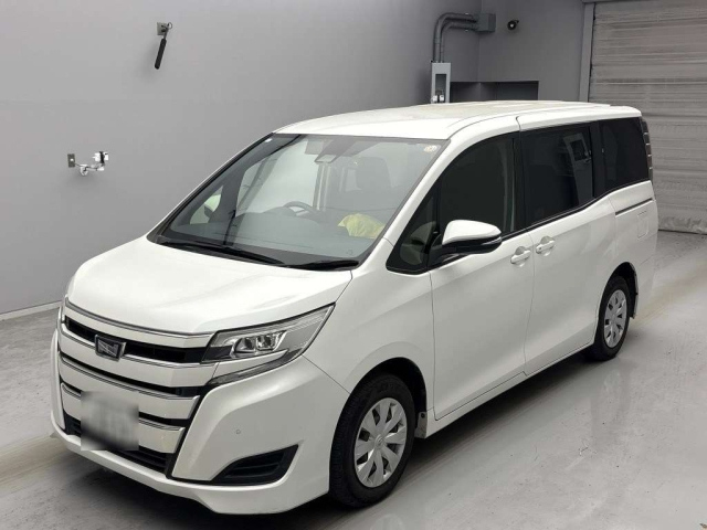 TOYOTA NOAH 2020