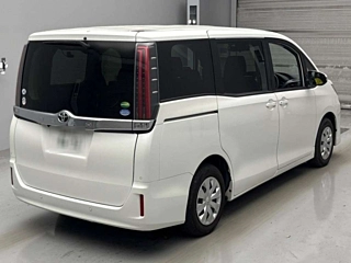 TOYOTA NOAH 2020