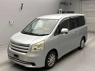 TOYOTA NOAH 2008