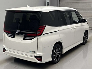 TOYOTA NOAH 2023