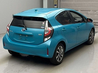TOYOTA AQUA 2021