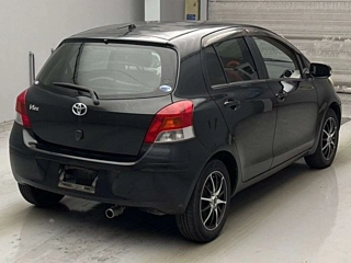 TOYOTA VITZ 2011