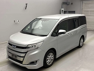 TOYOTA NOAH 2020