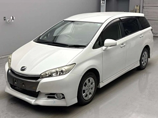 TOYOTA WISH 2013