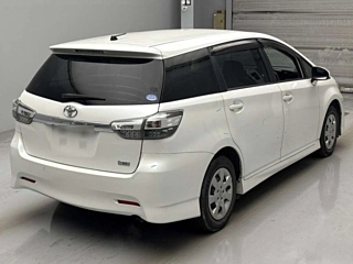 TOYOTA WISH 2013