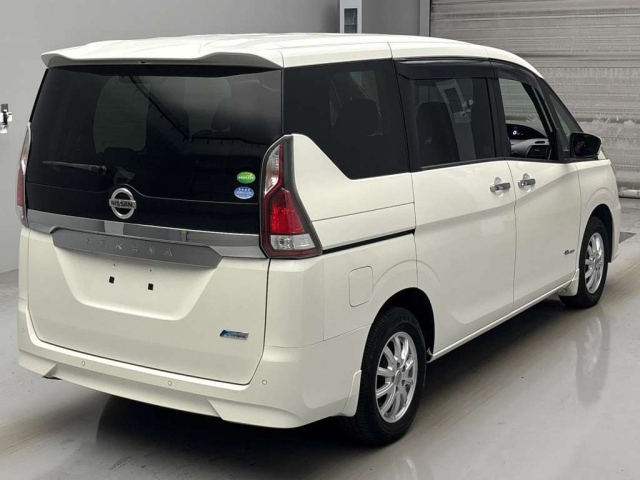 NISSAN SERENA 2017