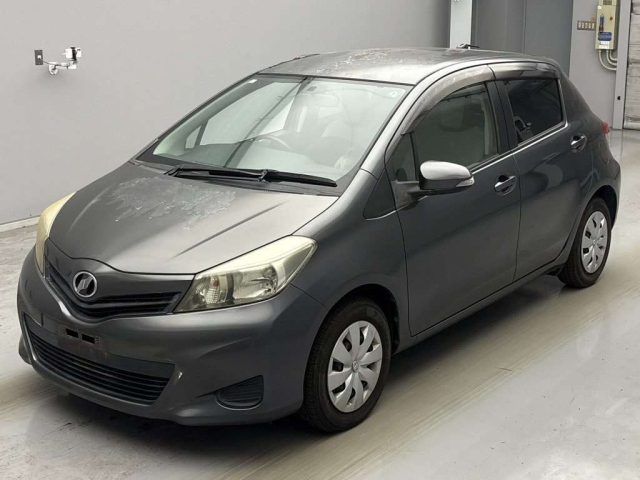 TOYOTA VITZ 2011