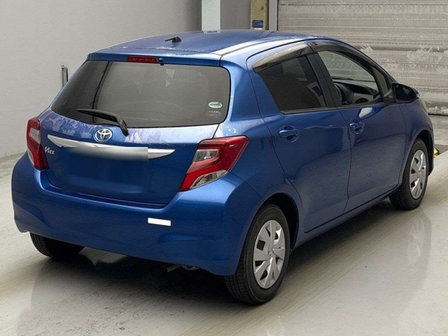 TOYOTA VITZ 2016