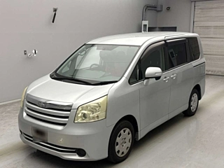 TOYOTA NOAH 2009