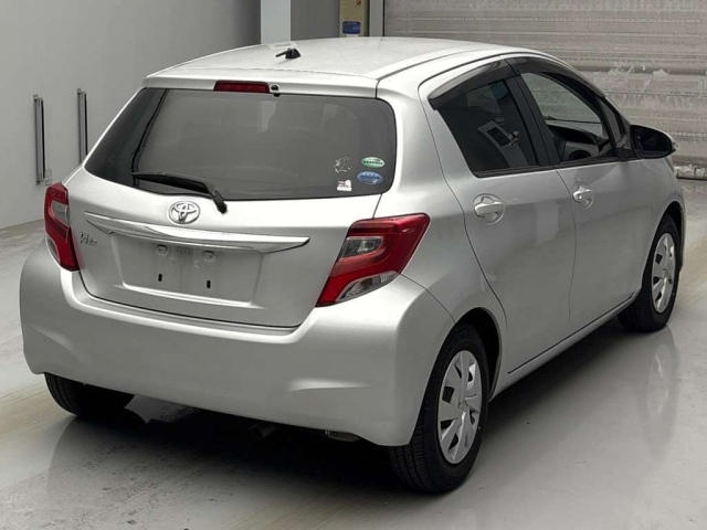 TOYOTA VITZ 2016