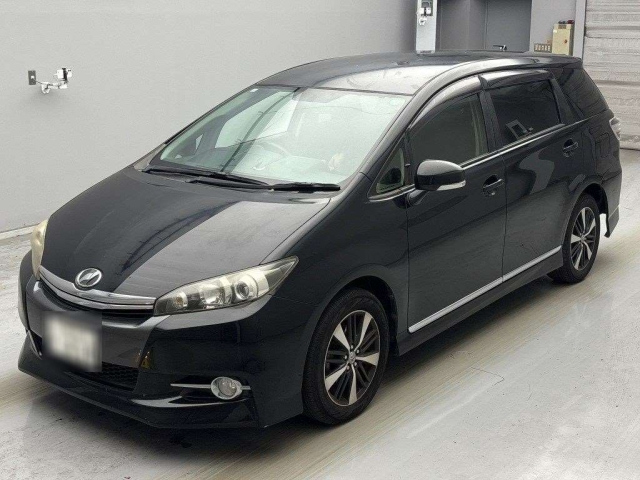 TOYOTA WISH 2013