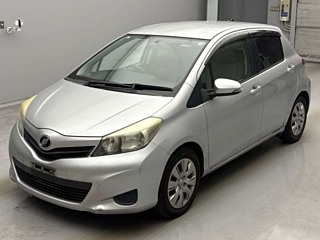 TOYOTA VITZ 2011
