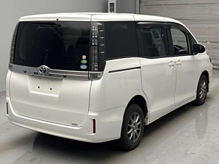 TOYOTA VOXY 2014