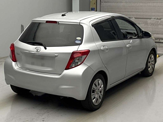 TOYOTA VITZ 2011