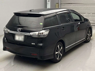 TOYOTA WISH 2013