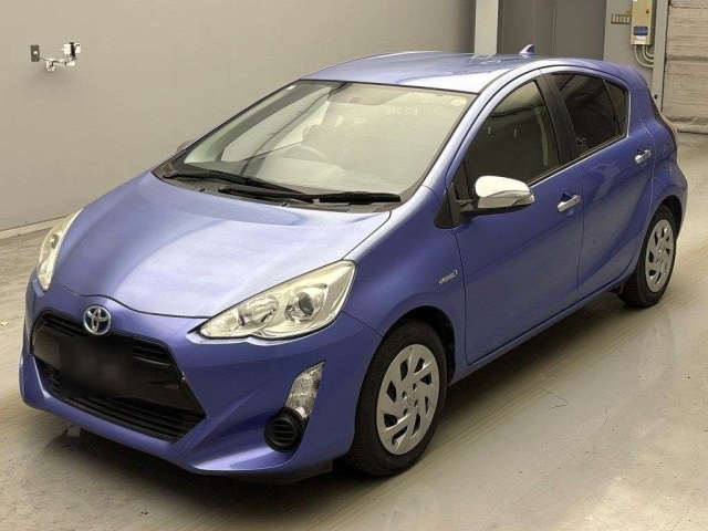TOYOTA AQUA 2016