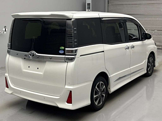 TOYOTA VOXY 2019