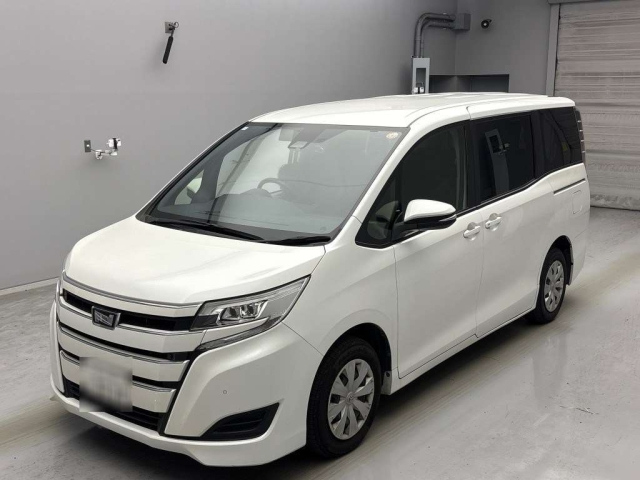 TOYOTA NOAH 2020