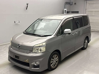 TOYOTA VOXY 2012