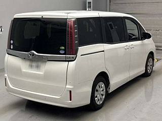 TOYOTA NOAH 2020