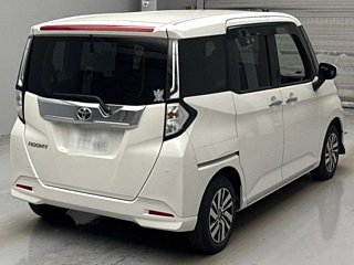 TOYOTA ROOMY 2022
