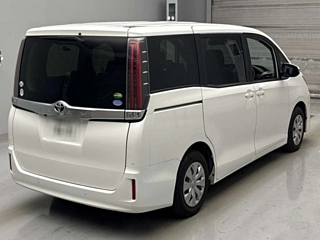TOYOTA NOAH 2020