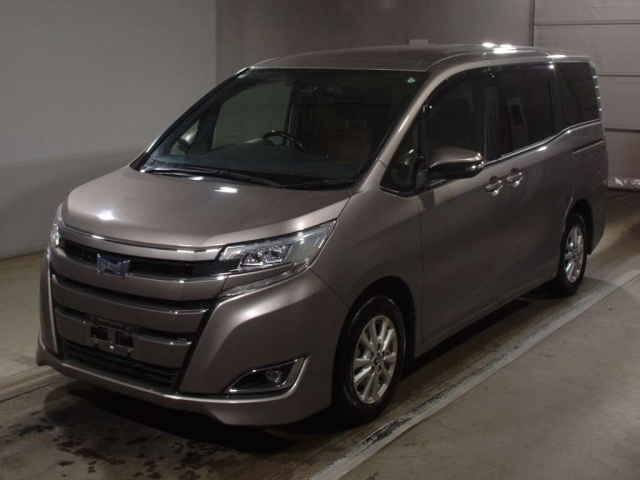 TOYOTA NOAH 2018